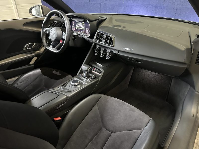 AUDI R8 5.2 V10 570CV FSI  S-TRONIC QUATTRO COUPE  / CAR PLAY / 22 000KMS / 2019
