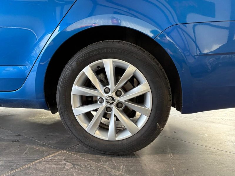 Skoda Octavia 1.6 TDI 116ch 🚗 Suivi 📋 Carplay 📱 🔗 Attelage 🔊 Reprise 🔄 Garantie 🛡️