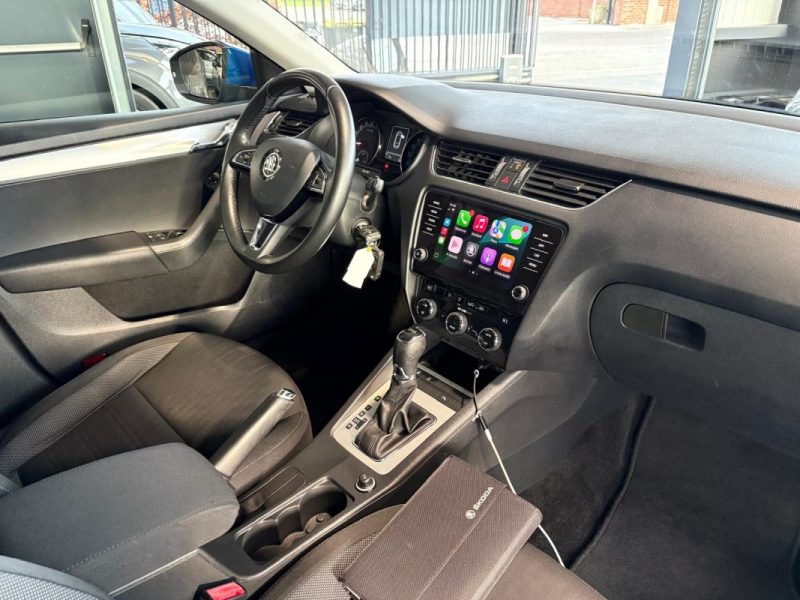Skoda Octavia 1.6 TDI 116ch 🚗 Suivi 📋 Carplay 📱 🔗 Attelage 🔊 Reprise 🔄 Garantie 🛡️