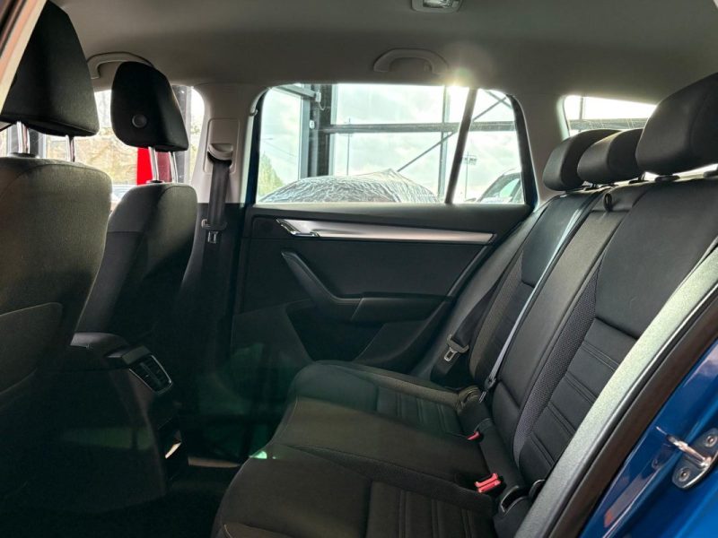 Skoda Octavia 1.6 TDI 116ch 🚗 Suivi 📋 Carplay 📱 🔗 Attelage 🔊 Reprise 🔄 Garantie 🛡️