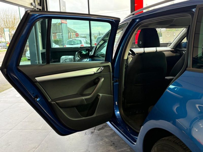 Skoda Octavia 1.6 TDI 116ch 🚗 Suivi 📋 Carplay 📱 🔗 Attelage 🔊 Reprise 🔄 Garantie 🛡️