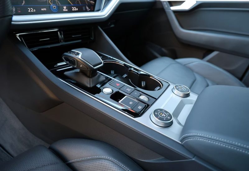 VOLKSWAGEN TOUAREG R LINE V8 2020