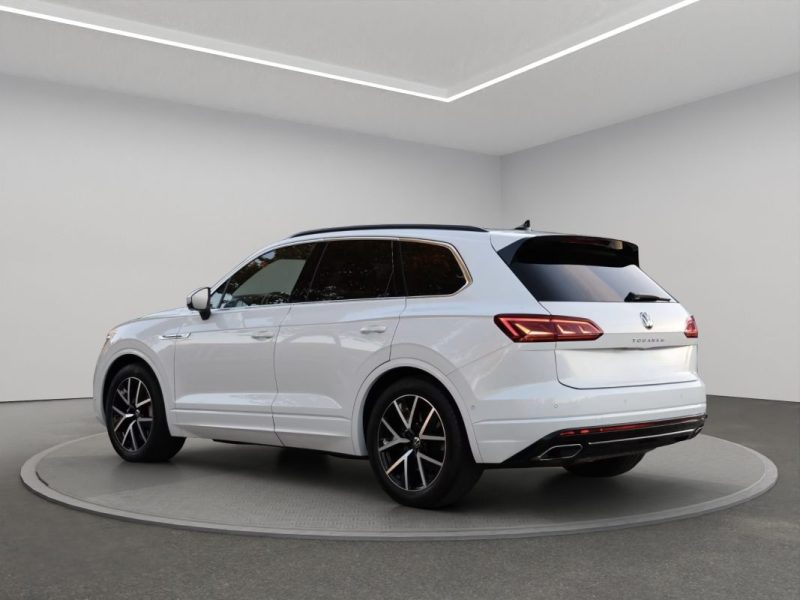 VOLKSWAGEN TOUAREG R LINE V8 2020
