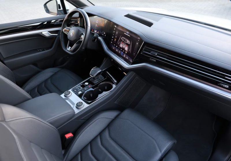 VOLKSWAGEN TOUAREG R LINE V8 2020