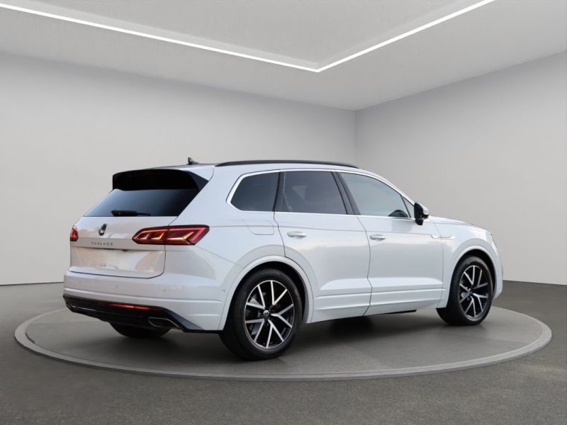 VOLKSWAGEN TOUAREG R LINE V8 2020