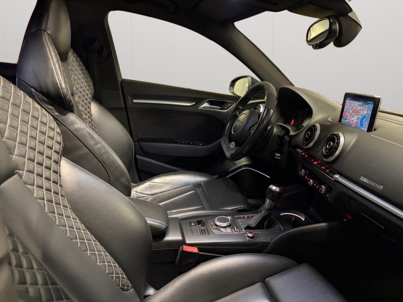 AUDI RS3 SPORTBACK RS3 (8V1) SportBack Quattro 2.5 TFSi S-Tronic 367cv - Toit ouvrant