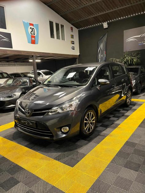 MAGNIFIQUE TOYOTA VERSO 7 PLACES PHASE 2 1.6 D-4D 112 cv (1ER MAIN CAMÉRA DE RECUL)