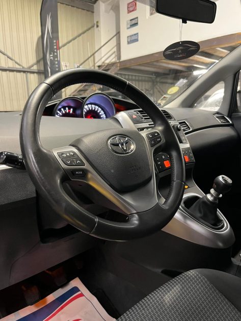 MAGNIFIQUE TOYOTA VERSO 7 PLACES PHASE 2 1.6 D-4D 112 cv (1ER MAIN CAMÉRA DE RECUL)