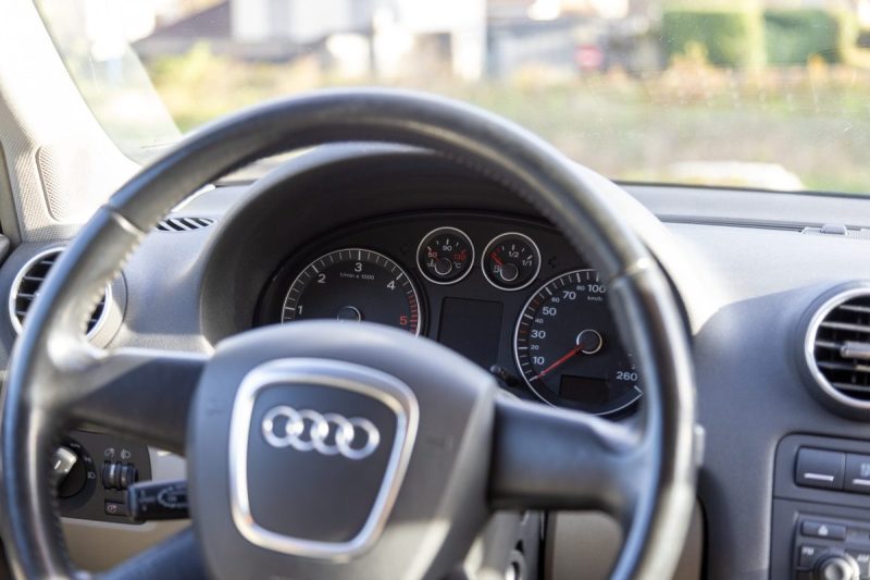 AUDI A3 - 2 SPORTBACK 2.0 TDI 140 ATTRACTION 2006