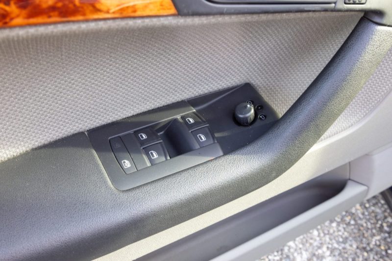 AUDI A3 - 2 SPORTBACK 2.0 TDI 140 ATTRACTION 2006