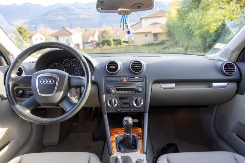 AUDI A3 - 2 SPORTBACK 2.0 TDI 140 ATTRACTION 2006