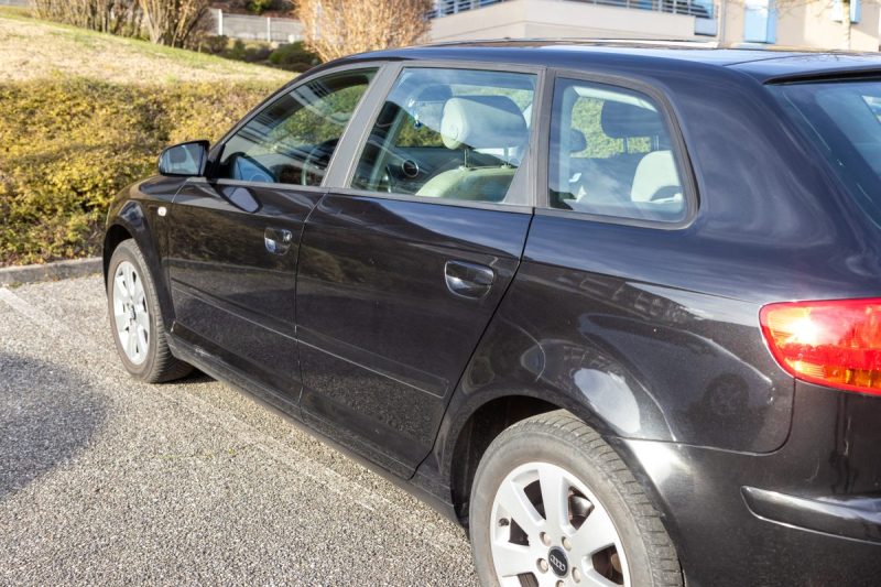 AUDI A3 - 2 SPORTBACK 2.0 TDI 140 ATTRACTION 2006