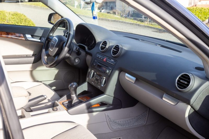 AUDI A3 - 2 SPORTBACK 2.0 TDI 140 ATTRACTION 2006