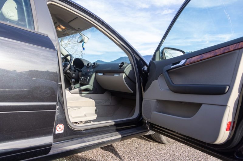 AUDI A3 - 2 SPORTBACK 2.0 TDI 140 ATTRACTION 2006