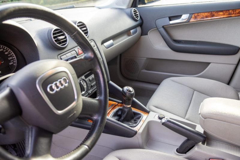 AUDI A3 - 2 SPORTBACK 2.0 TDI 140 ATTRACTION 2006