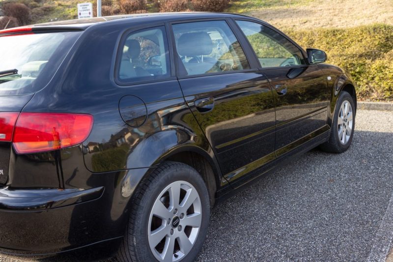 AUDI A3 - 2 SPORTBACK 2.0 TDI 140 ATTRACTION 2006