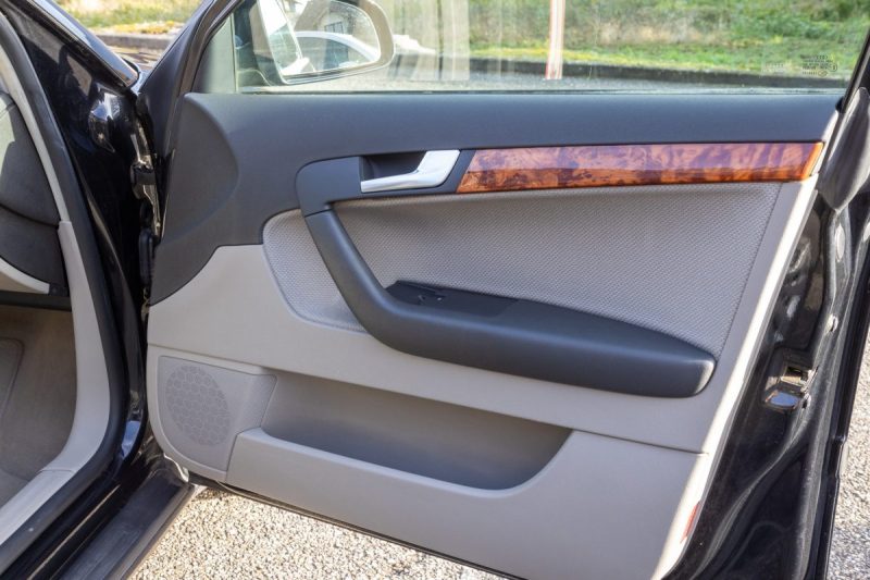 AUDI A3 - 2 SPORTBACK 2.0 TDI 140 ATTRACTION 2006