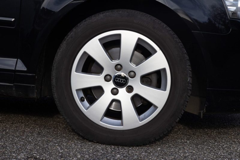 AUDI A3 - 2 SPORTBACK 2.0 TDI 140 ATTRACTION 2006