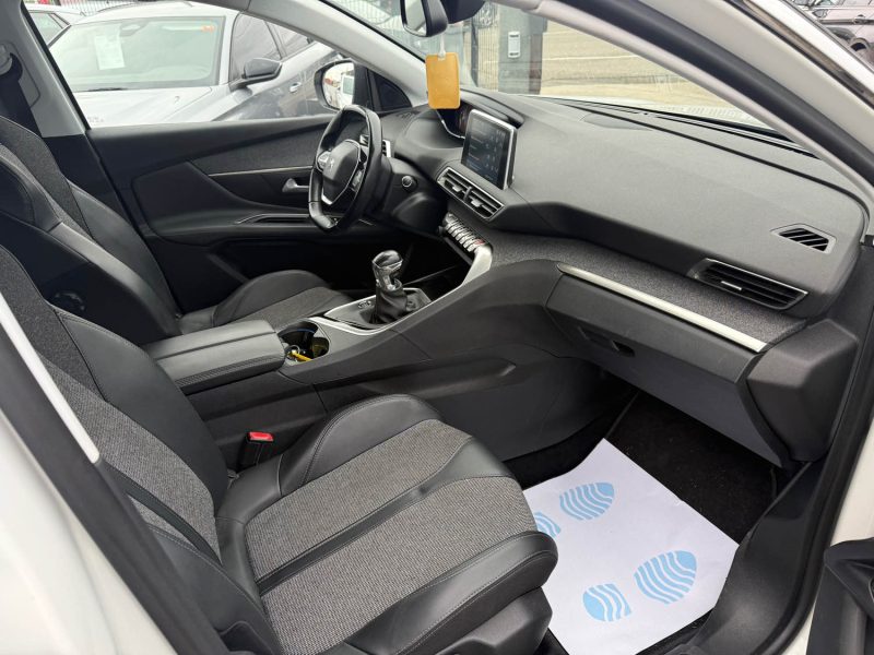 PEUGEOT 3008 1.5 BLUEHDI 130CH ALLURE GARANTIE