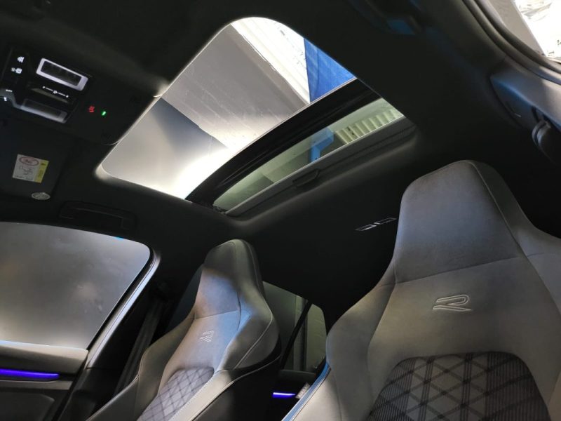 VOLKSWAGEN GOLF 1.5 E-TSI 150 R-LINE / TOIT OUVRANT / ECLAIRAGE D'AMBIANCE / HARMAN & KARDON / APPLE