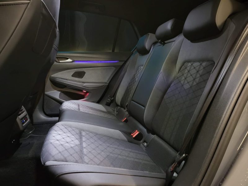 VOLKSWAGEN GOLF 1.5 E-TSI 150 R-LINE / TOIT OUVRANT / ECLAIRAGE D'AMBIANCE / HARMAN & KARDON / APPLE