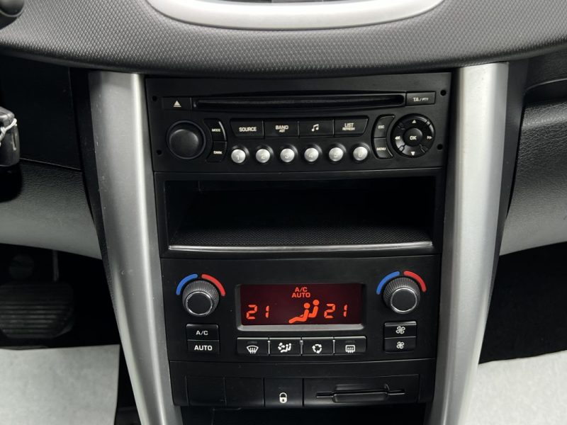 PEUGEOT 207 PHASE 2 1.4 90 Cv 1ERE MAIN 34 200 Kms BOITE AUTOMATIQUE 5 PORTES - GARANTIE 1 AN