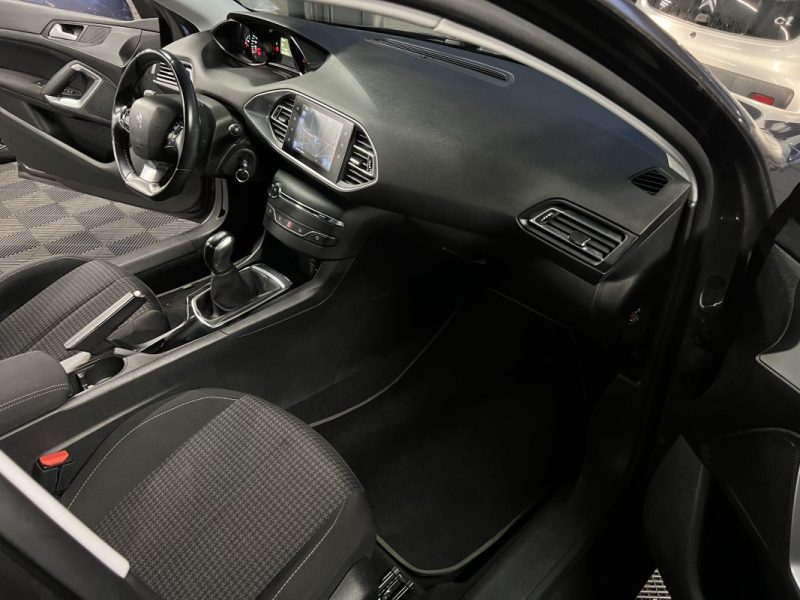 PEUGEOT 308 II STYLE 1.2 110 Cv 1ERE MAIN / ECRAN GPS TACTILE 44 800 Kms CRIT AIR 1  - GARANTIE 1 AN