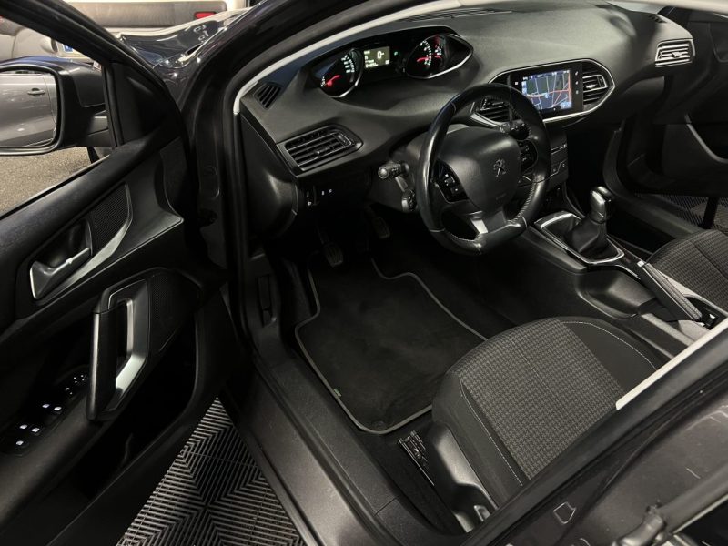 PEUGEOT 308 II STYLE 1.2 110 Cv 1ERE MAIN / ECRAN GPS TACTILE 44 800 Kms CRIT AIR 1  - GARANTIE 1 AN