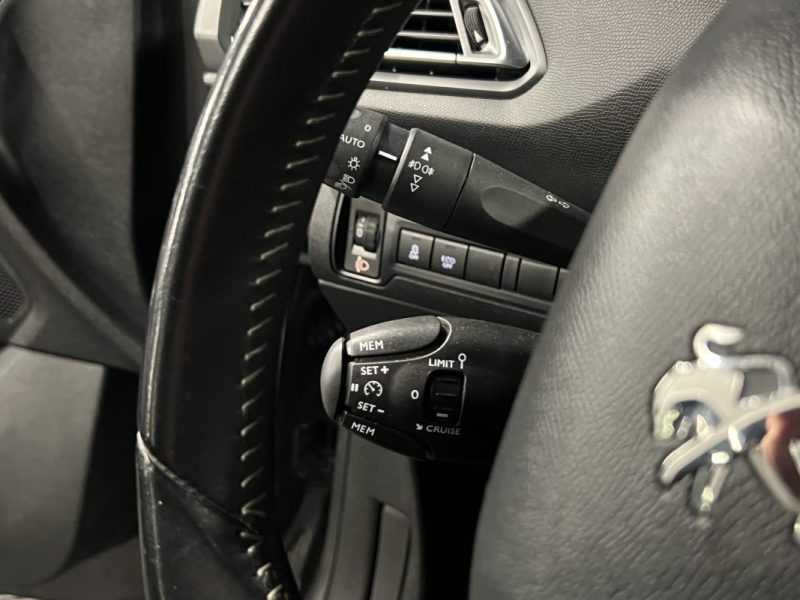 PEUGEOT 308 II STYLE 1.2 110 Cv 1ERE MAIN / ECRAN GPS TACTILE 44 800 Kms CRIT AIR 1  - GARANTIE 1 AN