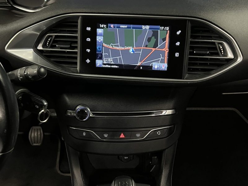 PEUGEOT 308 II STYLE 1.2 110 Cv 1ERE MAIN / ECRAN GPS TACTILE 44 800 Kms CRIT AIR 1  - GARANTIE 1 AN