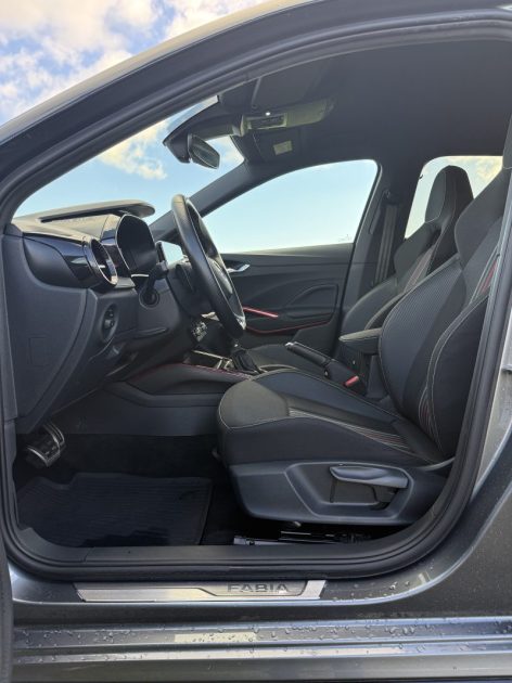 SKODA FABIA 1.0 TSI 110ch MONTE CARLO DSG7 / Grand écran / Sièges Baquet / Modèle rare ! 