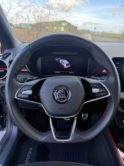 SKODA FABIA 1.0 TSI 110ch MONTE CARLO DSG7 / Grand écran / Sièges Baquet / Modèle rare ! 