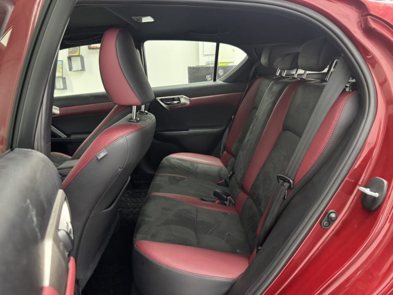 LEXUS CT200H SPORT DESIGN - BVA - 2.0L 136Cv - TOI OUVRANT - GARANTIE 12 MOIS - 324.15 € / mois