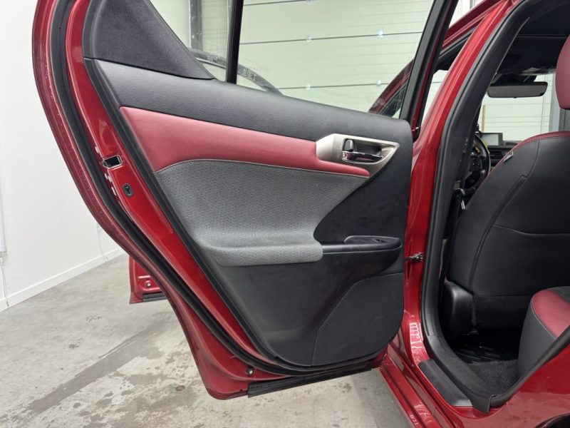 LEXUS CT200H SPORT DESIGN - BVA - 2.0L 136Cv - TOI OUVRANT - GARANTIE 12 MOIS - 324.15 € / mois