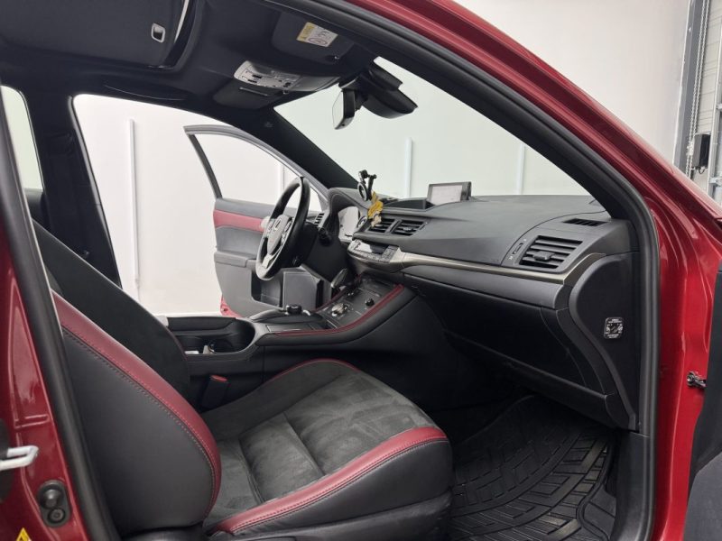 LEXUS CT200H SPORT DESIGN - BVA - 2.0L 136Cv - TOI OUVRANT - GARANTIE 12 MOIS - 324.15 € / mois