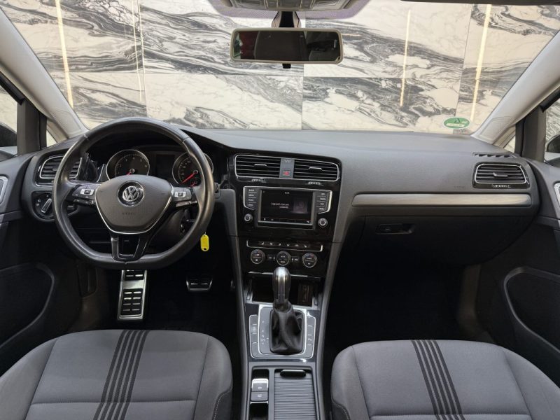 VOLKSWAGEN GOLF  2016