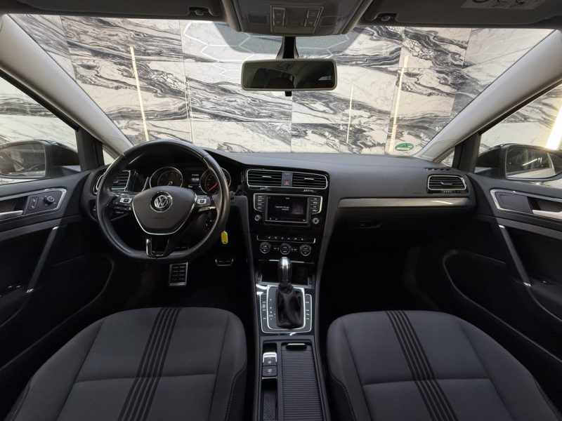 VOLKSWAGEN GOLF  2016