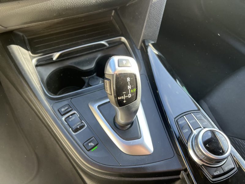 BMW SERIE 318D 2.0 TURBO BUSINESS DESIGN 