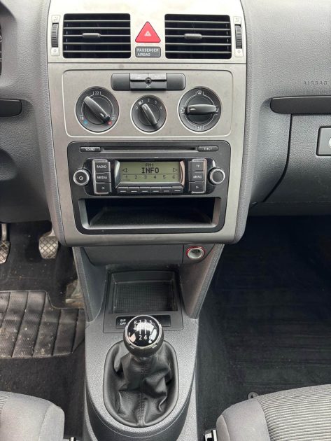 VOLKSWAGEN TOURAN RESTYL 1.9 TDI 105 CONFORTLINE 7 PLACES 2009