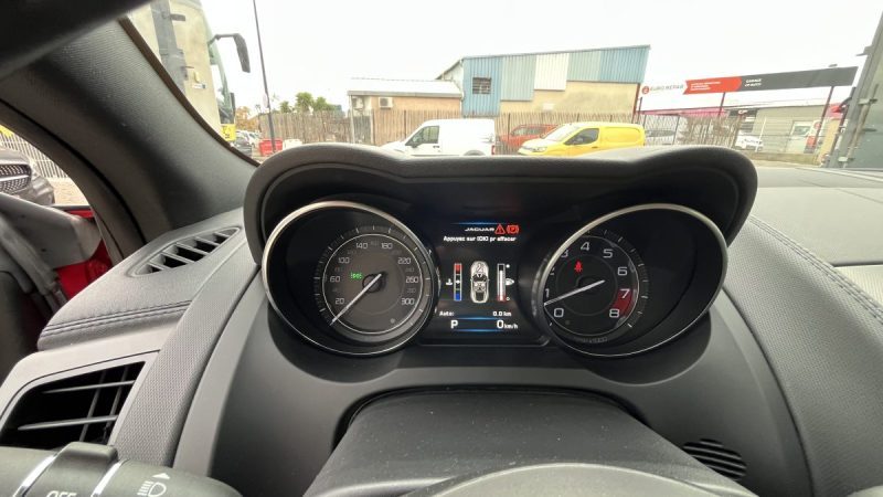 JAGUAR F-TYPE COUPÉ 3.0 V6 S 380CV BOITE ZF8 F1 