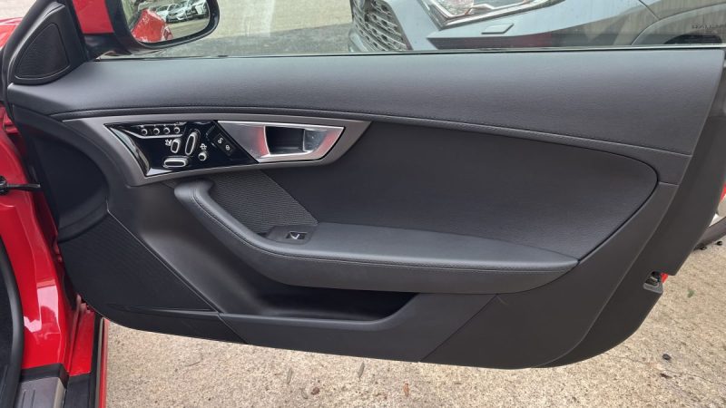 JAGUAR F-TYPE COUPÉ 3.0 V6 S 380CV BOITE ZF8 F1 