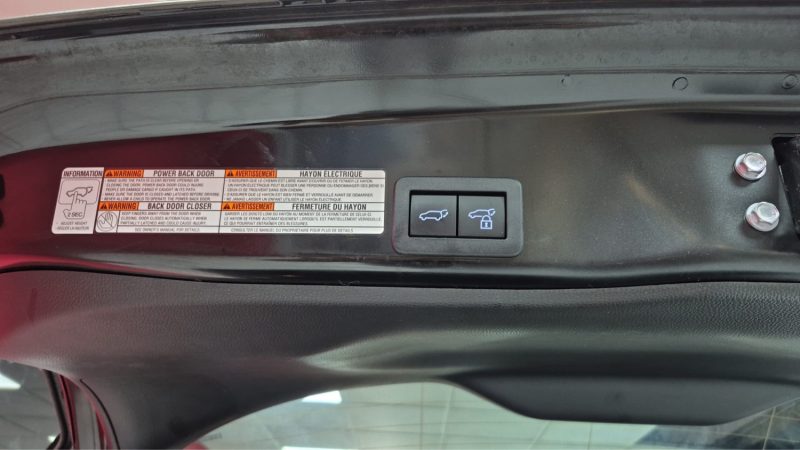 TOYOTA YARIS CROSS SUV 116cv COLLECTION TOIT PANORAMIQUE/1 ERE MAIN/TVA RECUPERABLE