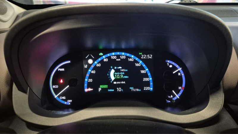 TOYOTA YARIS CROSS SUV 116cv COLLECTION TOIT PANORAMIQUE/1 ERE MAIN/TVA RECUPERABLE