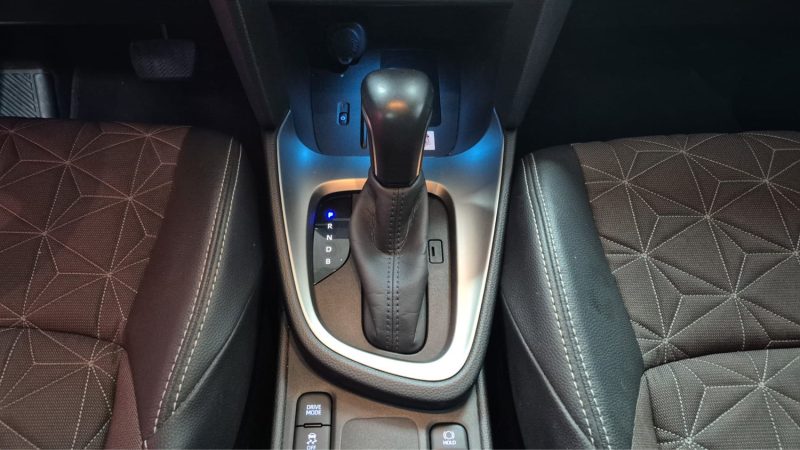 TOYOTA YARIS CROSS SUV 116cv COLLECTION TOIT PANORAMIQUE/1 ERE MAIN/TVA RECUPERABLE