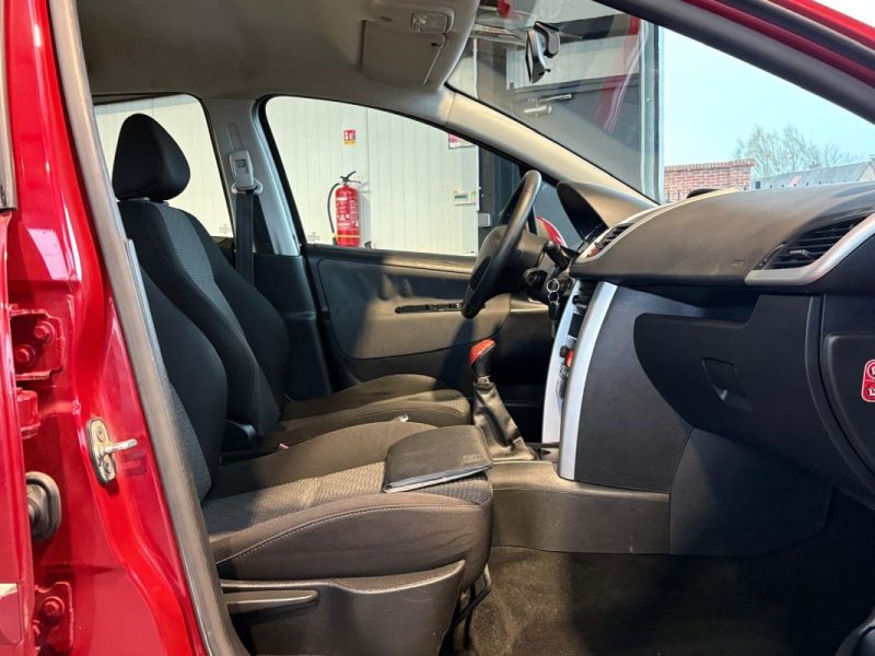 Peugeot 207 1.6 HDi 90ch 🚗 5P 🚪 Climatisation ❄️ Radar recul 🔊 Reprise 🔄