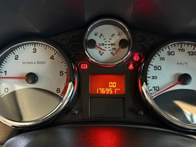 Peugeot 207 1.6 HDi 90ch 🚗 5P 🚪 Climatisation ❄️ Radar recul 🔊 Reprise 🔄