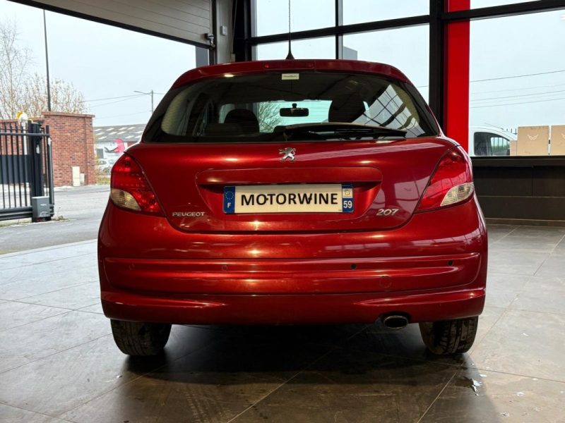 Peugeot 207 1.6 HDi 90ch 🚗 5P 🚪 Climatisation ❄️ Radar recul 🔊 Reprise 🔄