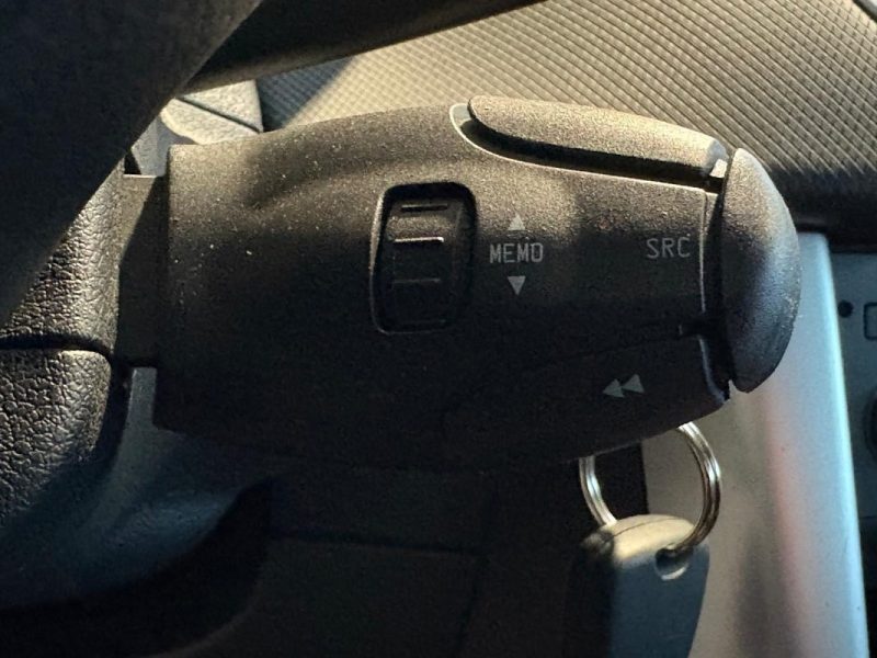 Peugeot 207 1.6 HDi 90ch 🚗 5P 🚪 Climatisation ❄️ Radar recul 🔊 Reprise 🔄