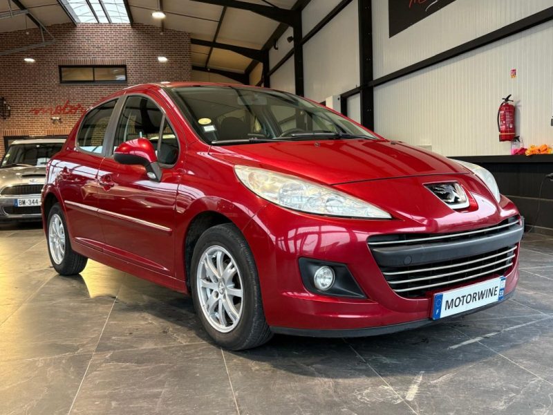 Peugeot 207 1.6 HDi 90ch 🚗 5P 🚪 Climatisation ❄️ Radar recul 🔊 Reprise 🔄
