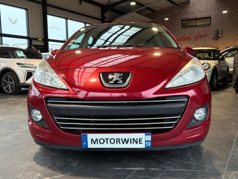 Peugeot 207 1.6 HDi 90ch 🚗 5P 🚪 Climatisation ❄️ Radar recul 🔊 Reprise 🔄